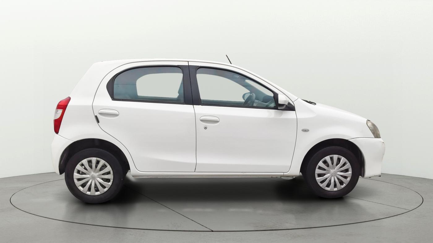 2013 Toyota Etios Liva GD, Diesel, Manual, 1,19,066 km, Right Side View