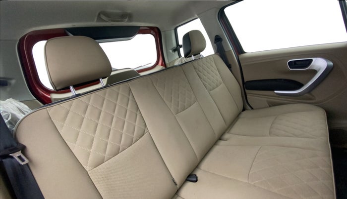 2017 Mahindra TUV300 T10, Diesel, Manual, 60,295 km, Right Side Rear Door Cabin