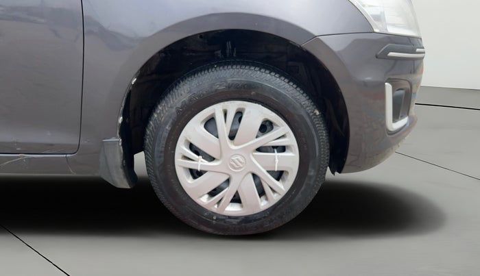 2017 Maruti Swift VXI O, Petrol, Manual, 66,153 km, Right Front Wheel