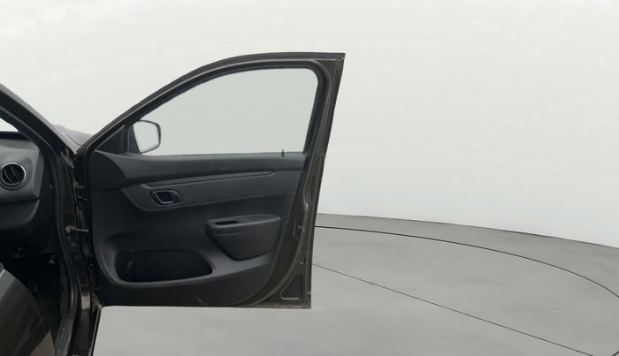 2017 Renault Kwid RXT 1.0 AMT (O), Petrol, Automatic, 50,004 km, RHS Front Door