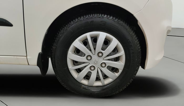 2015 Hyundai i10 SPORTZ 1.1, Petrol, Manual, 23,803 km, Right Front Wheel