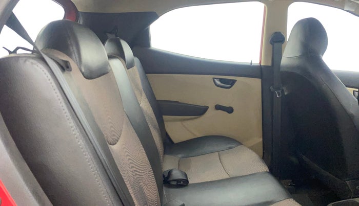 2017 Hyundai Eon SPORTZ, Petrol, Manual, 16,551 km, Right Side Rear Door Cabin