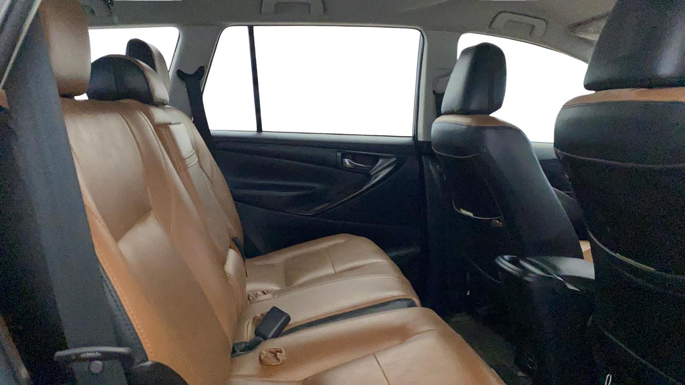 2018 Toyota Innova Crysta 2.7 GX 7 STR MT, Petrol, Manual, 92,265 km, Right Side Rear Door Cabin