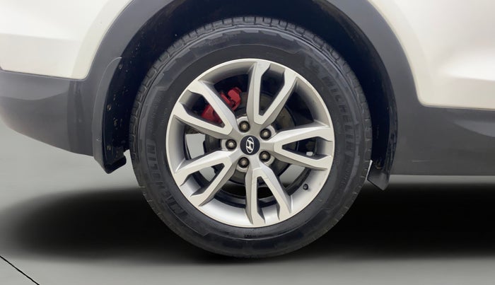 2017 Hyundai Santa Fe 4 WD AT, Diesel, Automatic, 61,184 km, Right Rear Wheel