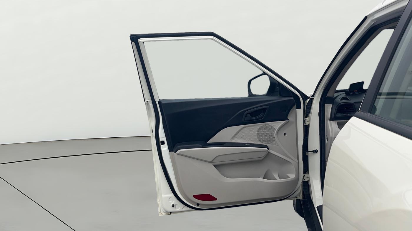 2022 Mahindra XUV300 W6 1.2 PETROL, Petrol, Manual, 20,824 km, LHS Front Door