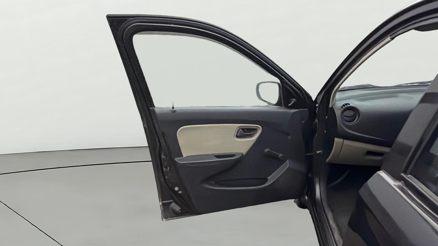 2016 Maruti Alto K10 LXI CNG, CNG, Manual, 1,10,606 km, LHS Front Door