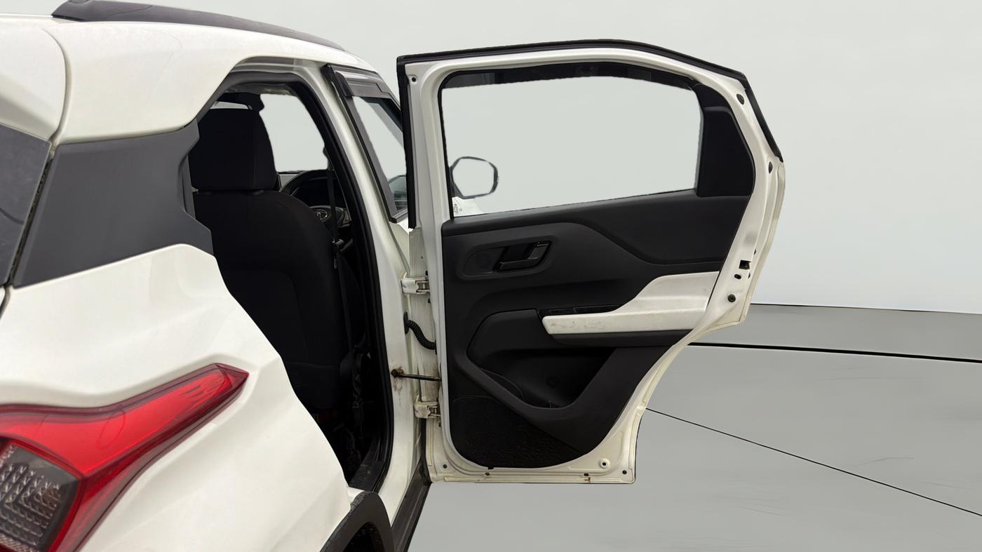 2023 Tata PUNCH ACCOMPLISHED DAZZLE SUNROOF CNG MT, CNG, Manual, 81,360 km, RHS Rear Door