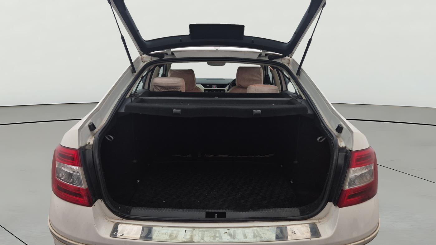 2017 Skoda Octavia STYLE PLUS AT 1.8 TSI, Petrol, Automatic, 86,771 km, Boot Open Zoomed View