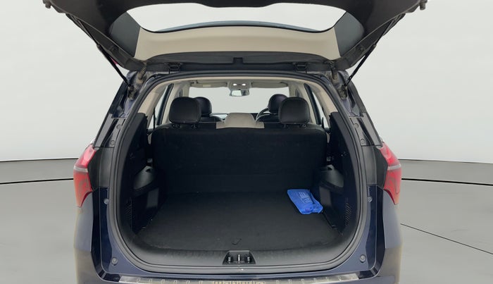 2022 Mahindra XUV700 AX 5 P MT 5 STR, Petrol, Manual, 46,331 km, Boot Open Zoomed View