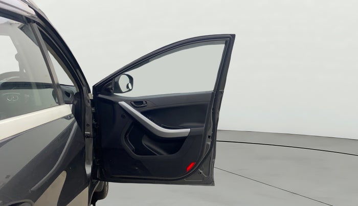 2020 Tata NEXON XMA PETROL, Petrol, Automatic, 68,631 km, RHS Front Door