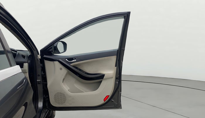 2020 Tata NEXON XZA PLUS DIESEL, Diesel, Automatic, 1,29,002 km, RHS Front Door