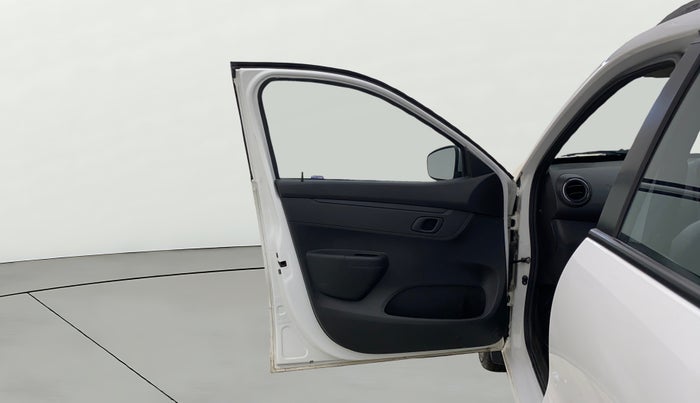 2024 Renault Kwid RXT 1.0, Petrol, Manual, 8,653 km, LHS Front Door