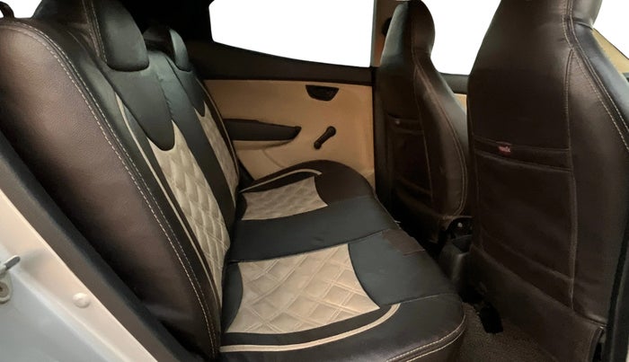 2015 Hyundai Eon MAGNA +, Petrol, Manual, 93,688 km, Right Side Rear Door Cabin