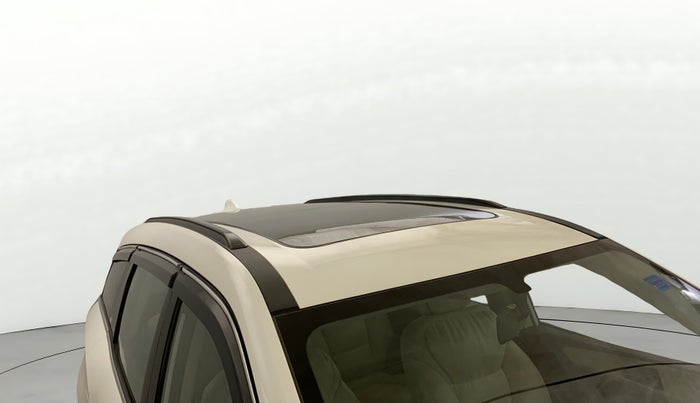 2022 Mahindra XUV700 AX 5 P MT 5 STR, Petrol, Manual, 52,998 km, Roof