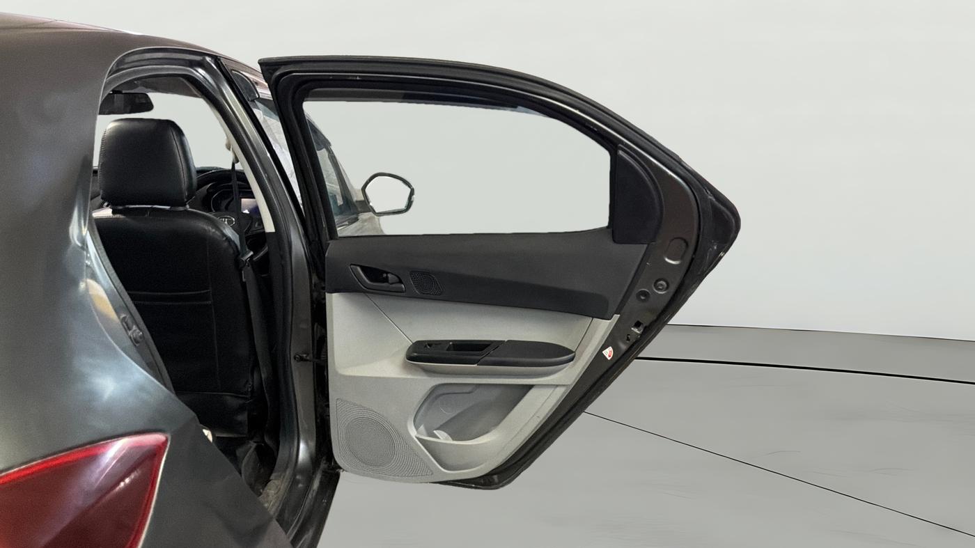 2023 Tata Tiago XT (O) PETROL, CNG, Manual, 49,591 km, RHS Rear Door