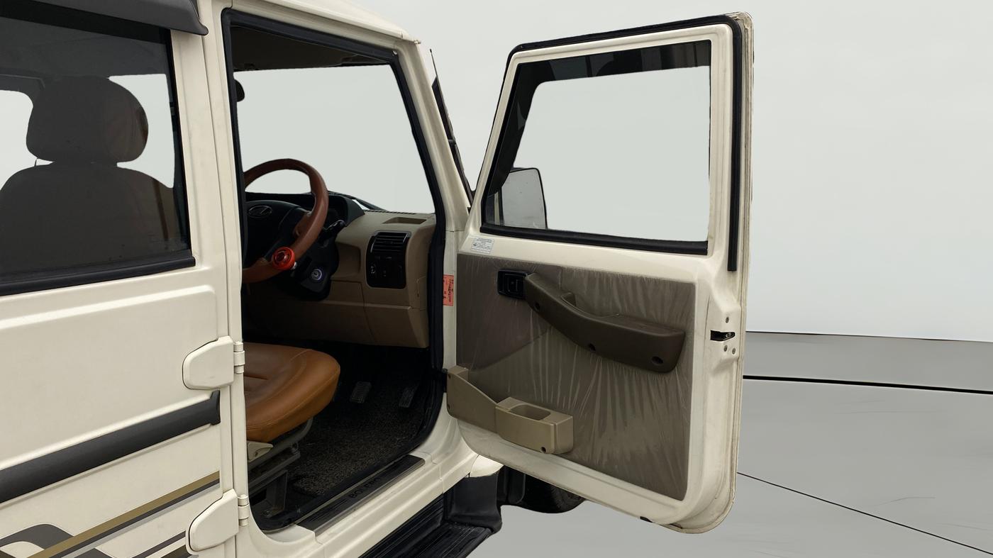2021 Mahindra Bolero B6 (O), Diesel, Manual, 42,825 km, RHS Front Door