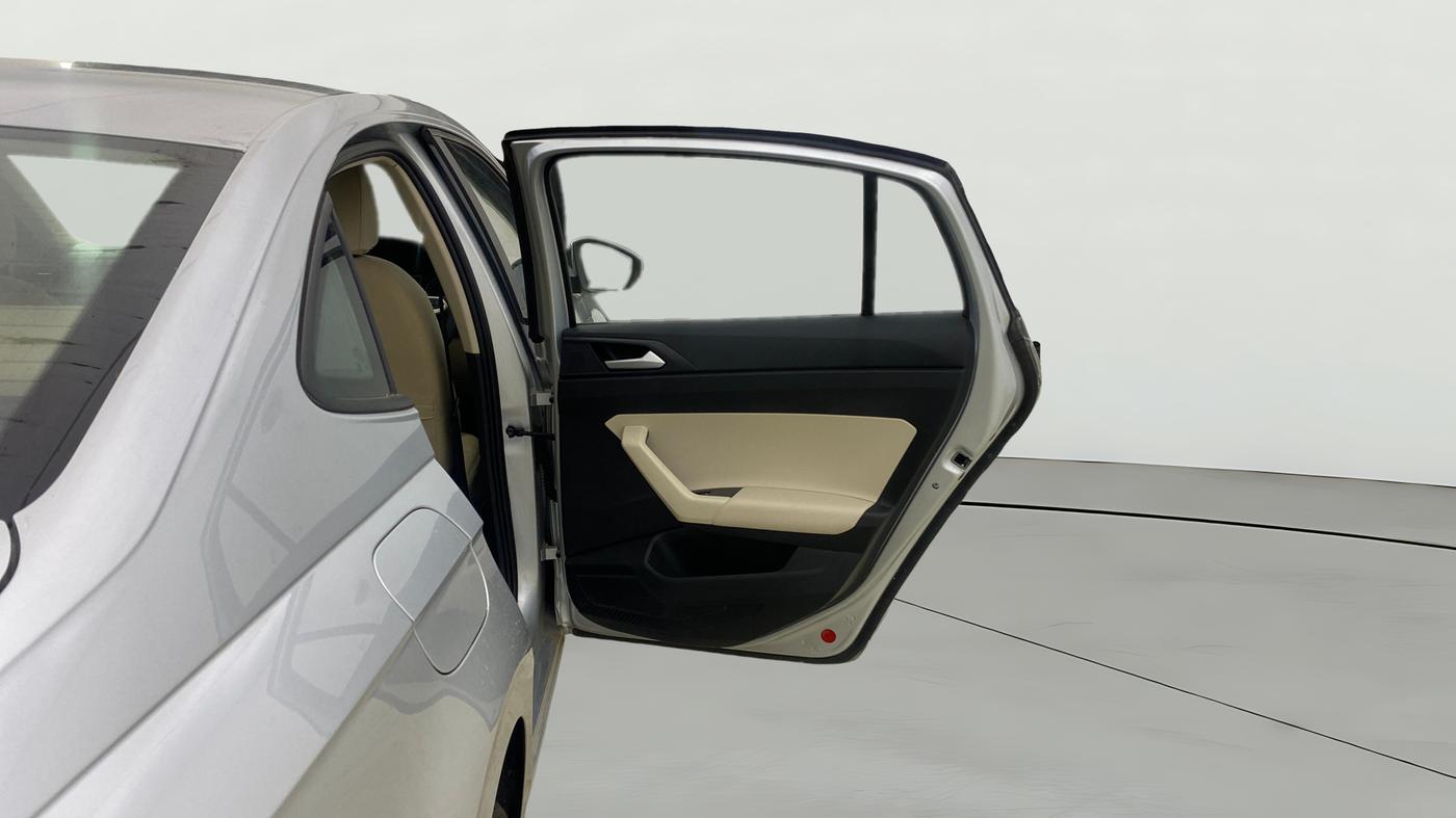 2025 Volkswagen VIRTUS COMFORTLINE TSI 1.0 MT, Petrol, Manual, 1,767 km, RHS Rear Door