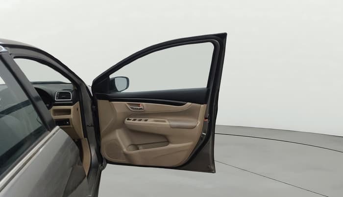 2017 Maruti Ciaz ZETA 1.4  MT PETROL, CNG, Manual, 78,293 km, RHS Front Door