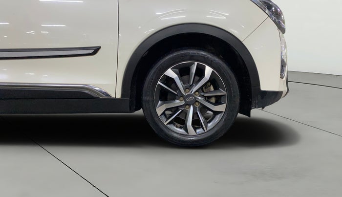 2021 Mahindra XUV300 W8 (O) 1.2 PETROL, Petrol, Manual, 67,600 km, Right Front Wheel