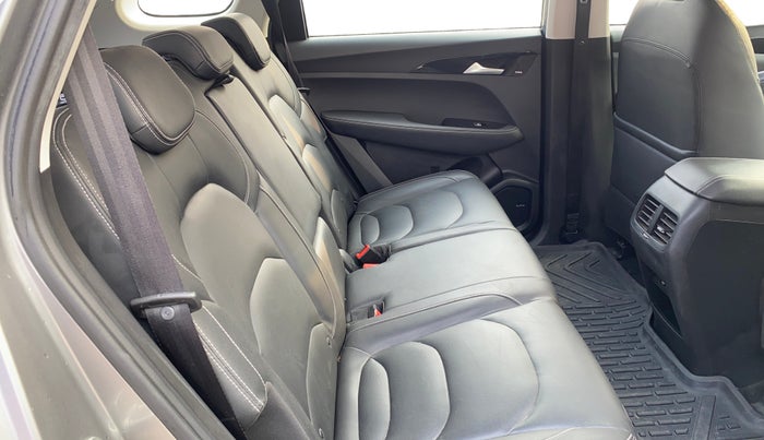 2019 MG HECTOR SHARP 1.5 DCT PETROL, Petrol, Automatic, 33,046 km, Right Side Rear Door Cabin