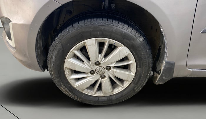 2017 Maruti Swift ZXI, Petrol, Manual, 90,573 km, Left Front Wheel