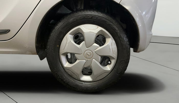 2016 Tata Tiago XZ PETROL, Petrol, Manual, 49,273 km, Left Rear Wheel