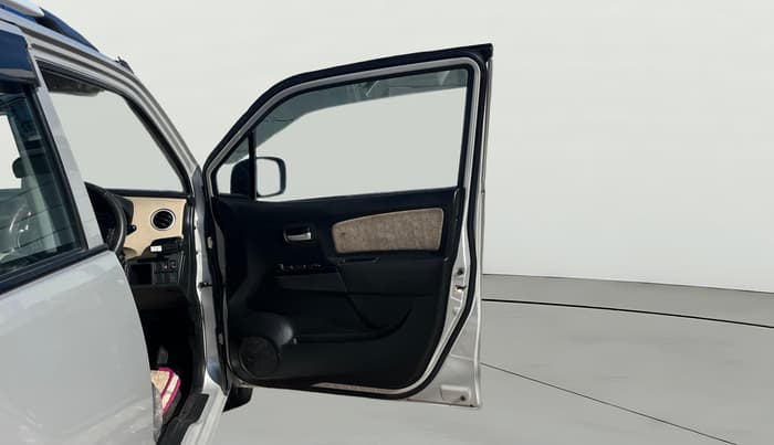 2017 Maruti Wagon R 1.0 VXI (O) AMT, Petrol, Automatic, 20,635 km, RHS Front Door