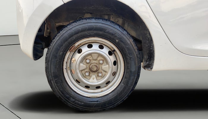 2014 Hyundai Eon ERA +, Petrol, Manual, 69,866 km, Right Rear Wheel