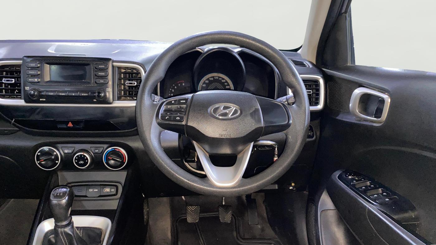 2022 Hyundai VENUE S 1.2, Petrol, Manual, 68,356 km, Steering Wheel Close Up