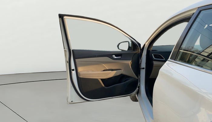 2017 Hyundai Verna 1.6 VTVT SX (O) AT, Petrol, Automatic, 43,429 km, LHS Front Door