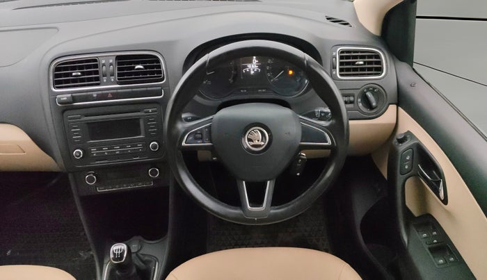 2017 Skoda Rapid AMBITION 1.6 MPI MT, Petrol, Manual, 43,118 km, Steering Wheel Close Up