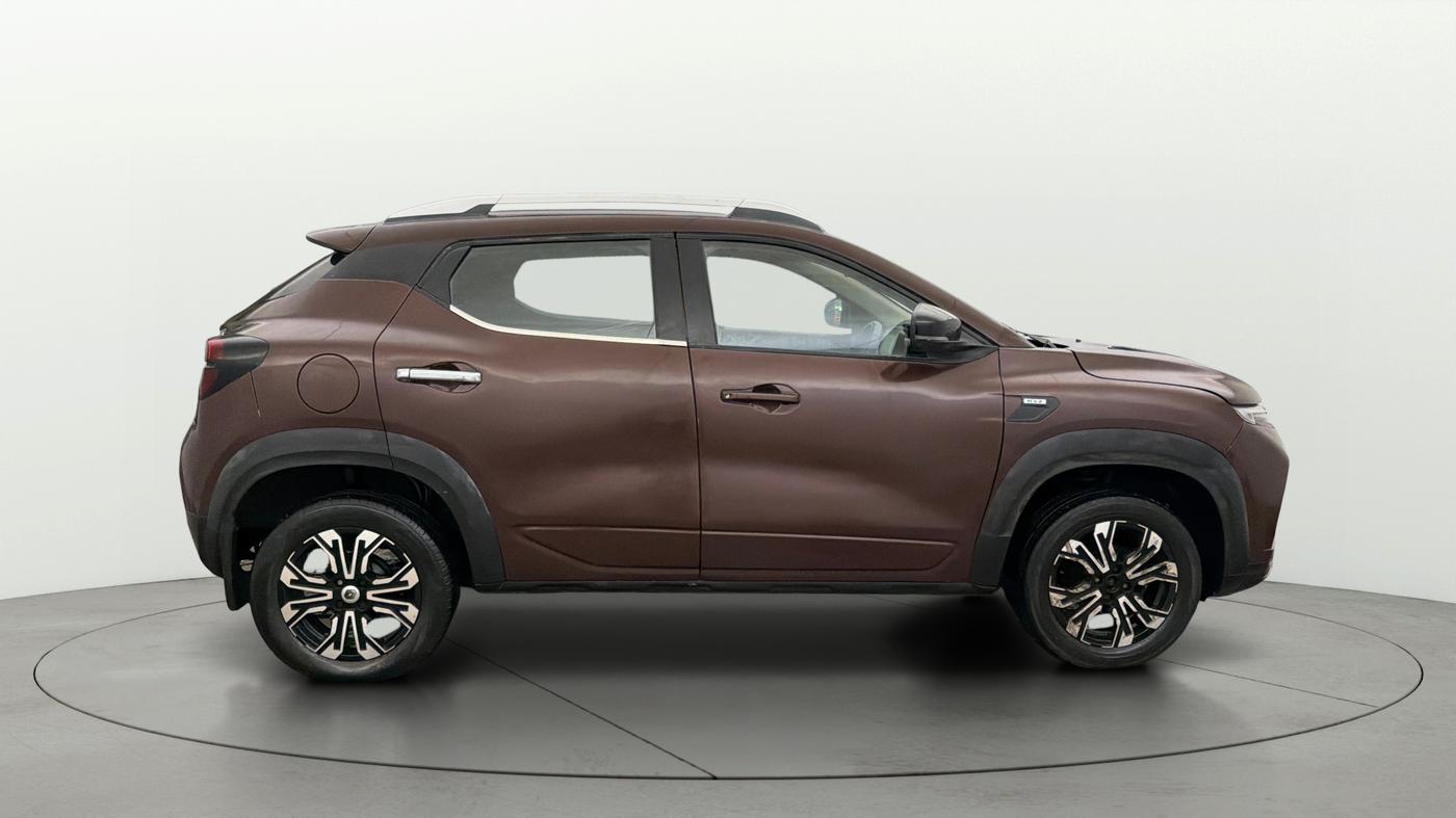 2022 Renault Kiger RXZ MT, Petrol, Manual, 23,371 km, Right Side View