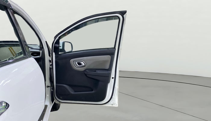 2020 Datsun Redi Go T(O), Petrol, Manual, 48,992 km, RHS Front Door