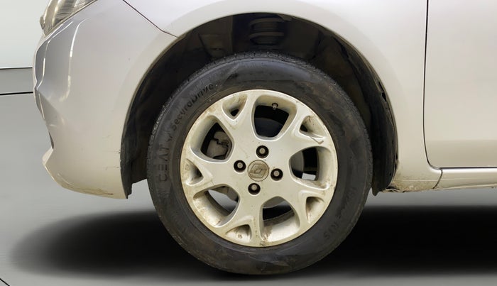 2014 Renault Scala RXL PETROL AT, Petrol, Automatic, 95,056 km, Left Front Wheel