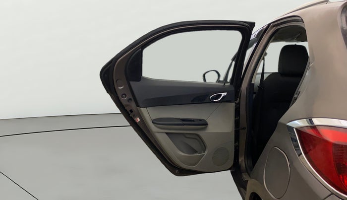 2018 Tata Tiago XZ PETROL, CNG, Manual, 1,01,033 km, LHS Rear Door
