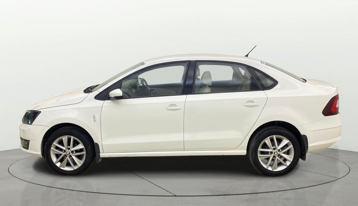 2017 Skoda Rapid STYLE 1.6 MPI AT, Petrol, Automatic, 54,614 km, Left Side