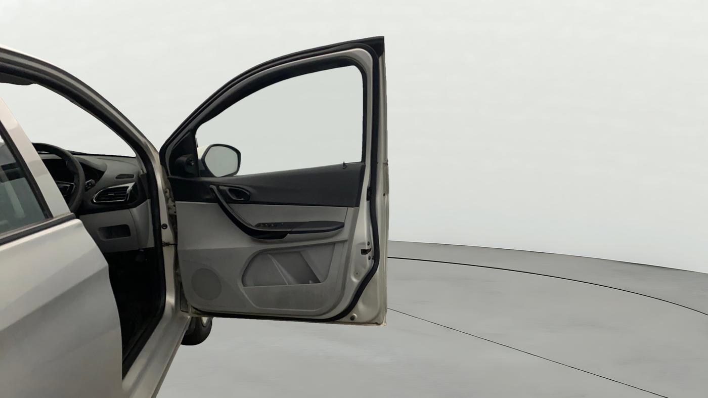 2020 Tata Tiago XT PETROL, Petrol, Manual, 50,617 km, RHS Front Door