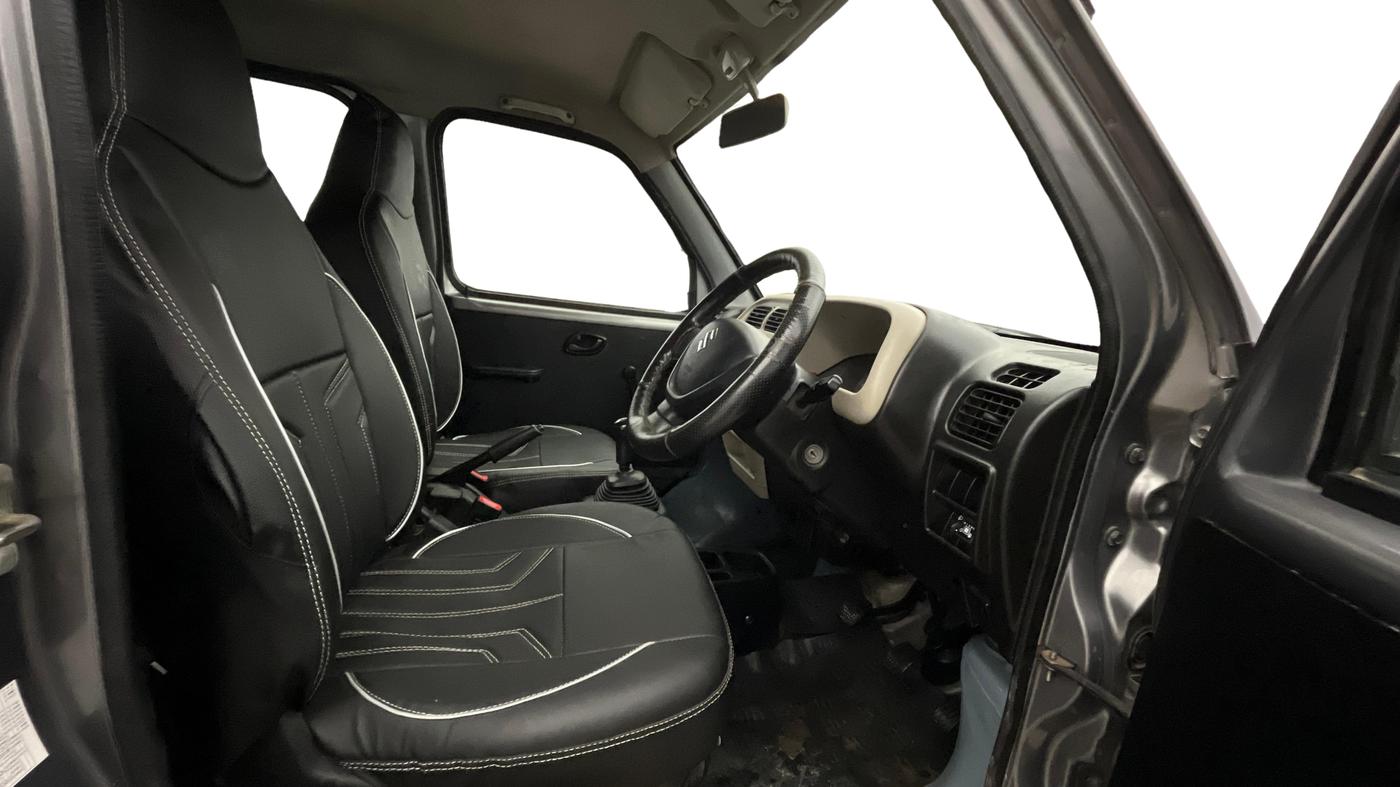 2021 Maruti Eeco 5 STR AC CNG, CNG, Manual, 90,993 km, Right Side Front Door Cabin