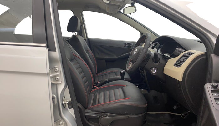 2014 Tata Zest XMS PETROL, Petrol, Manual, 28,842 km, Right Side Front Door Cabin