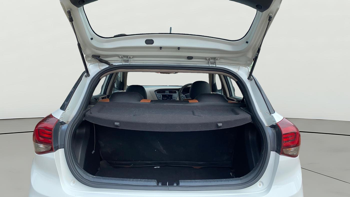 2020 Hyundai Elite i20 SPORTZ PLUS 1.2, Petrol, Manual, 59,058 km, Boot Open Zoomed View