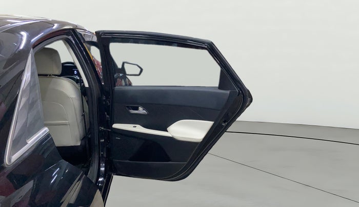 2023 Hyundai Verna SX (O) 1.5 MPI MT, Petrol, Manual, 33,081 km, RHS Rear Door