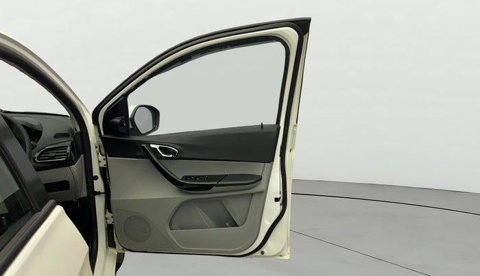 2020 Tata Tiago XZ PETROL, Petrol, Manual, 17,028 km, RHS Front Door