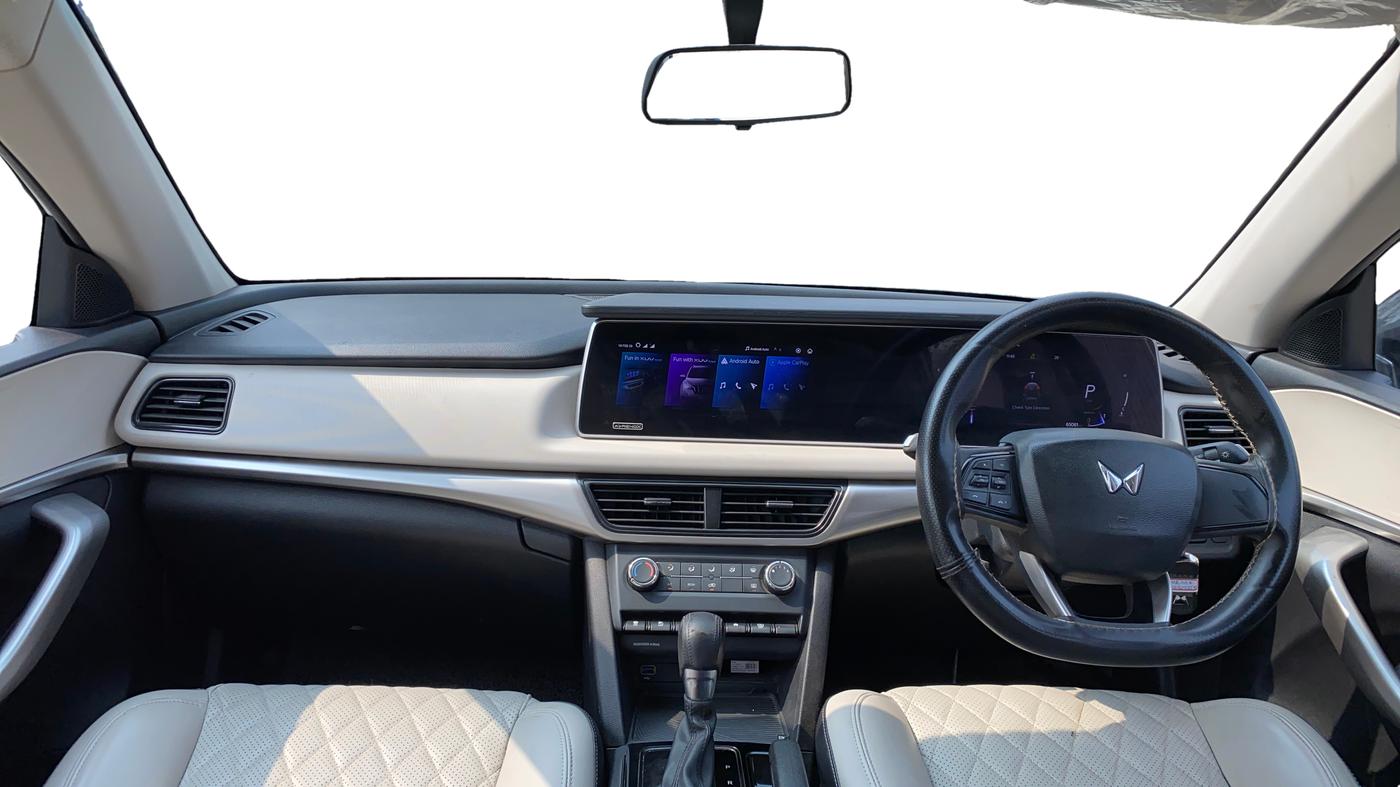 2021 Mahindra XUV700 AX 3 P AT 5 STR, Petrol, Automatic, 64,972 km, Dashboard