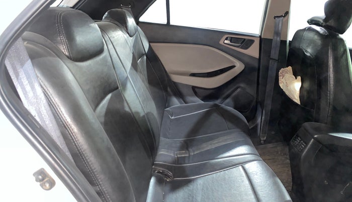 2016 Hyundai Elite i20 MAGNA 1.2, Petrol, Manual, 73,544 km, Right Side Rear Door Cabin