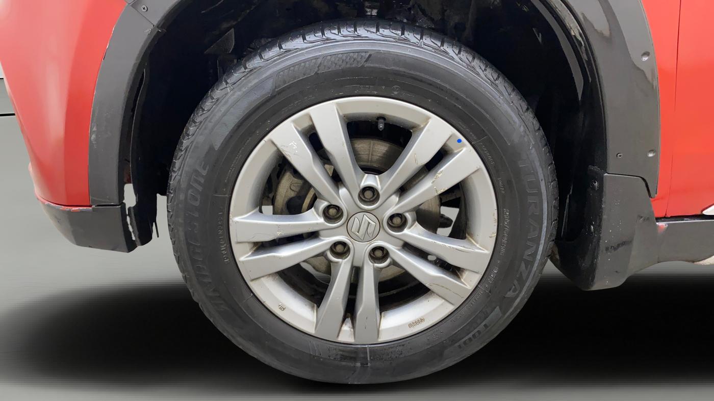2017 Maruti Vitara Brezza ZDI, Diesel, Manual, 1,39,659 km, Left Front Wheel