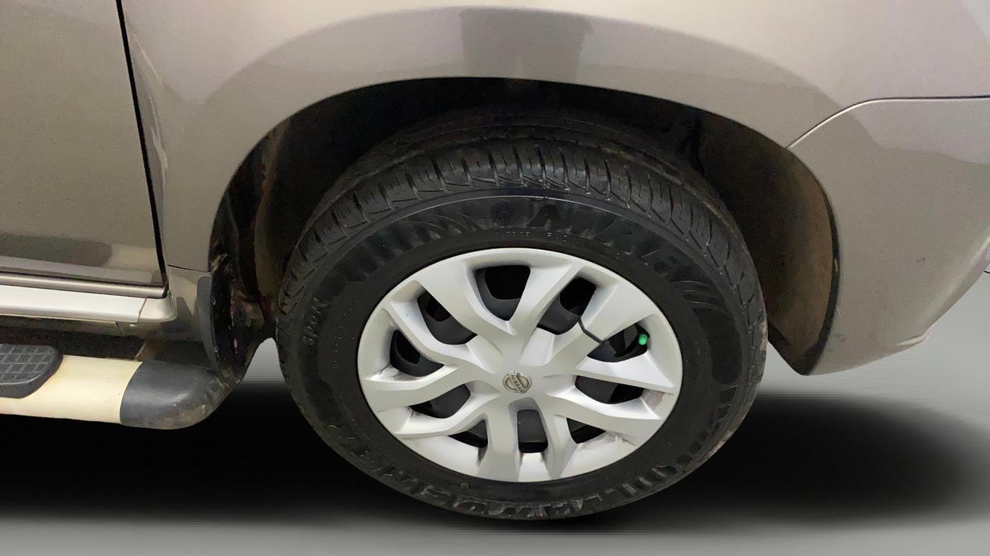 2017 Nissan Terrano XL (P), Petrol, Manual, 32,230 km, Right Front Wheel