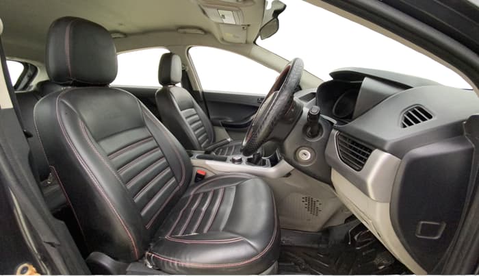 2018 Tata NEXON XM PETROL, CNG, Manual, 1,20,081 km, Right Side Front Door Cabin