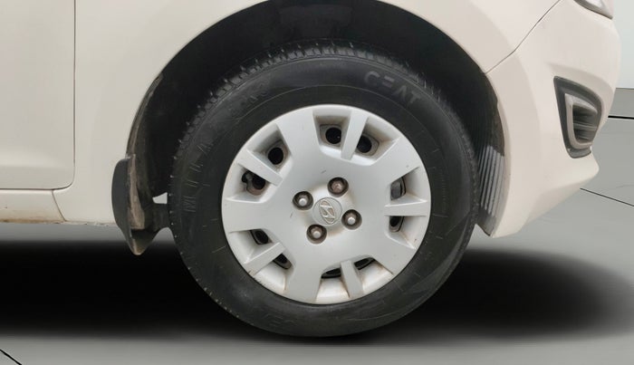 2013 Hyundai i20 MAGNA (O) 1.2, Petrol, Manual, 86,274 km, Right Front Wheel