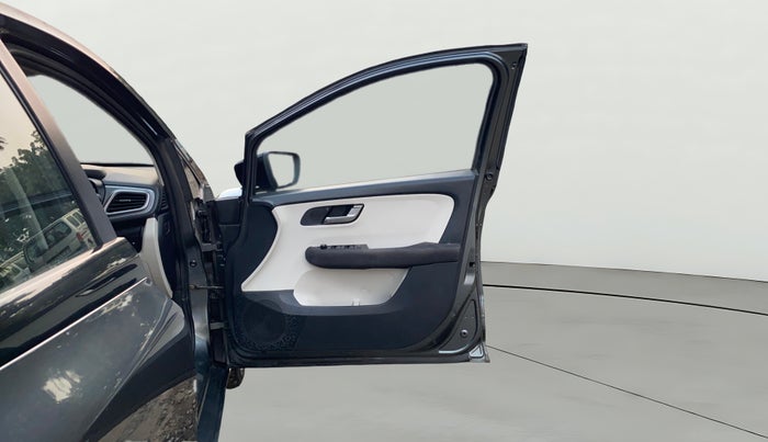 2021 Tata ALTROZ XZ PETROL, Petrol, Manual, 86,060 km, RHS Front Door