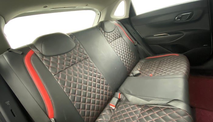 2022 Hyundai NEW I20 ASTA 1.2 MT, Petrol, Manual, 64,373 km, Right Side Rear Door Cabin